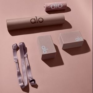 Alo Yoga Essential Gear Set, Smokey Quartz, most items NEW